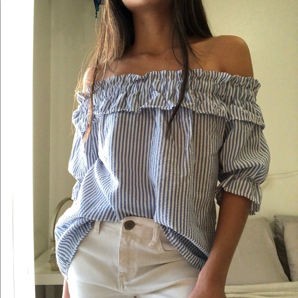Striped off-shoulders top - Picture 6 of 7